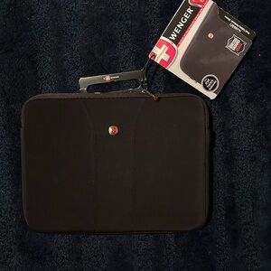 SwissGear Classic Black Tablet Sleeve